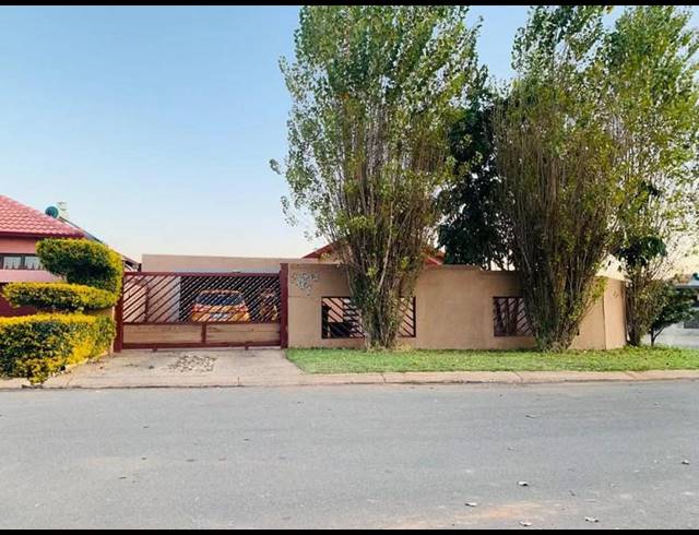 3 BEDROOM HOUSE FOR SALE IN SOSHANGUVE VV